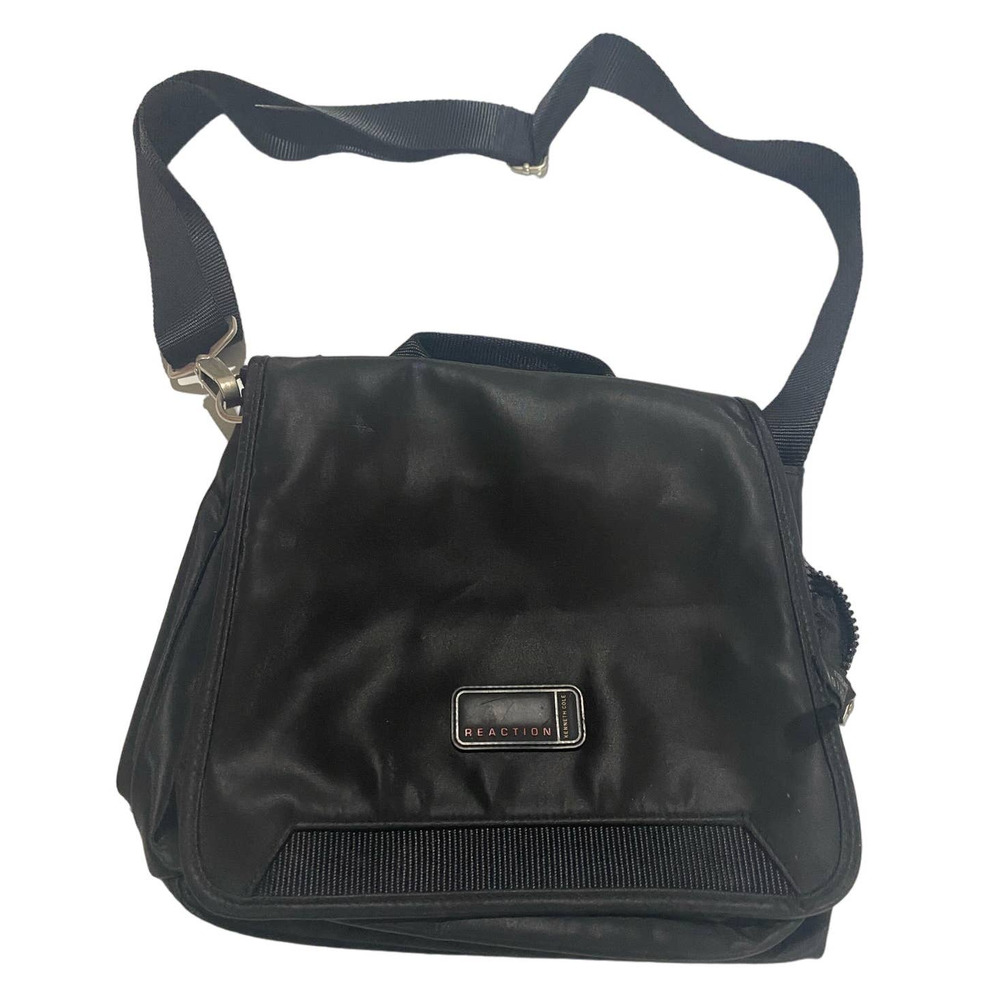 KENNETH COLE REACTION messenger bag black